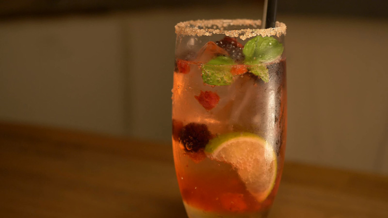 女子駅前ガイドイーグルテレビ