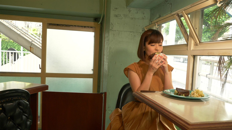 女子駅前ガイドイーグルテレビ渋谷バイミースタンドBuyMeStand