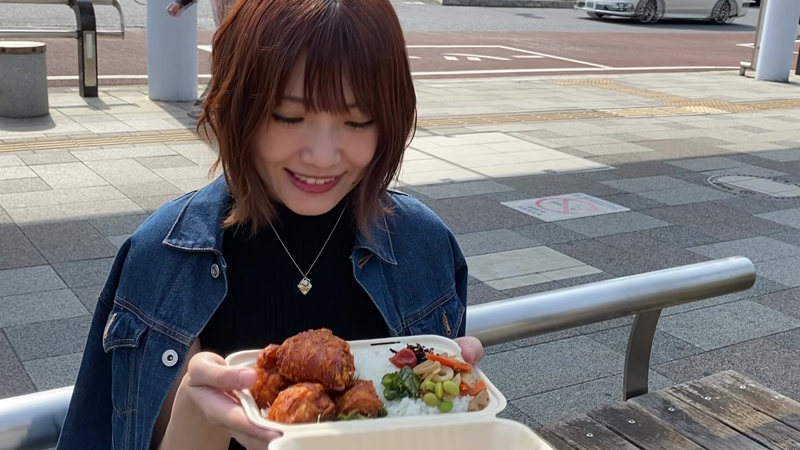 女子駅前ガイドイーグルテレビ原田朱朝霞駅居酒屋にんじん唐揚げ弁当