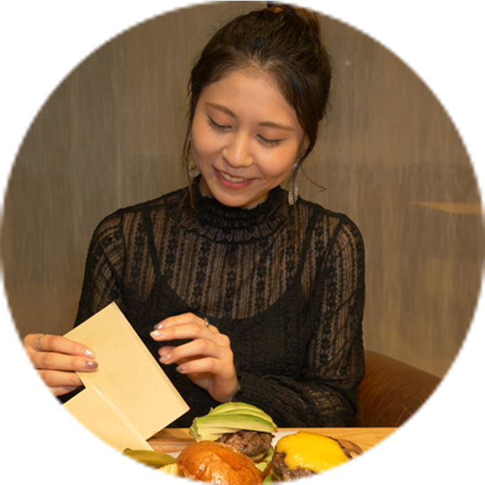 渋谷リビングルームカフェイーグルテレビ